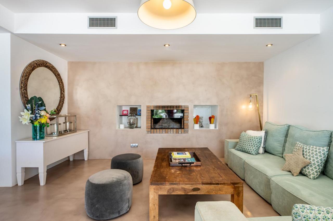 Villa Amarantos Santa Eularia des Riu Esterno foto
