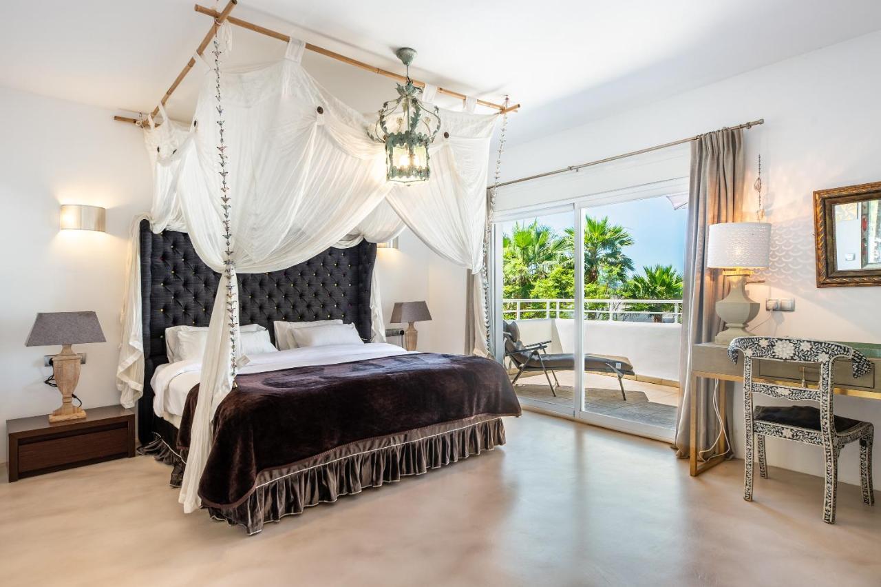 Villa Amarantos Santa Eularia des Riu Esterno foto
